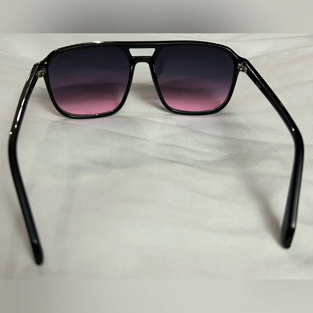 NWOT Quay On The Fly Sunglasses